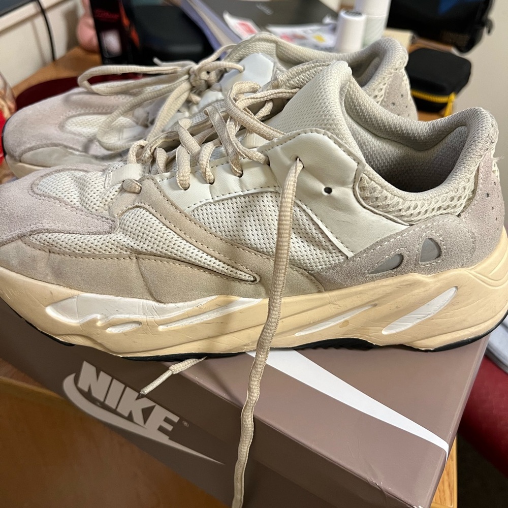 Yeezy 700 sneakers